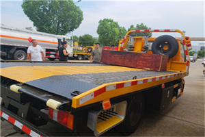 德清附近拖车电话号码服务