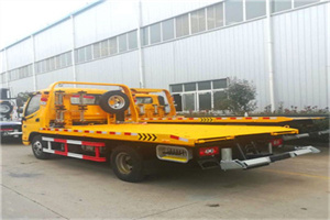 德清附近拖车救援搭电